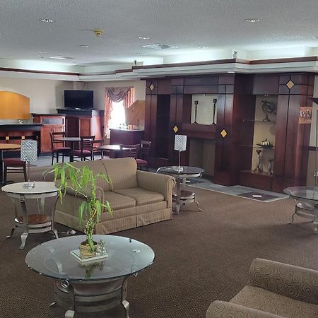 Windsor Inn & Suites Dodge City Bagian luar foto