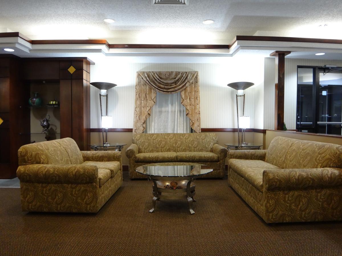 Windsor Inn & Suites Dodge City Bagian luar foto