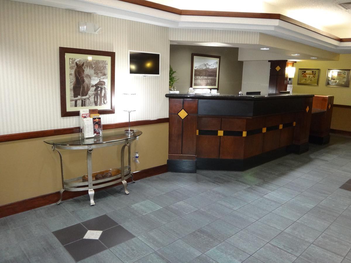 Windsor Inn & Suites Dodge City Bagian luar foto