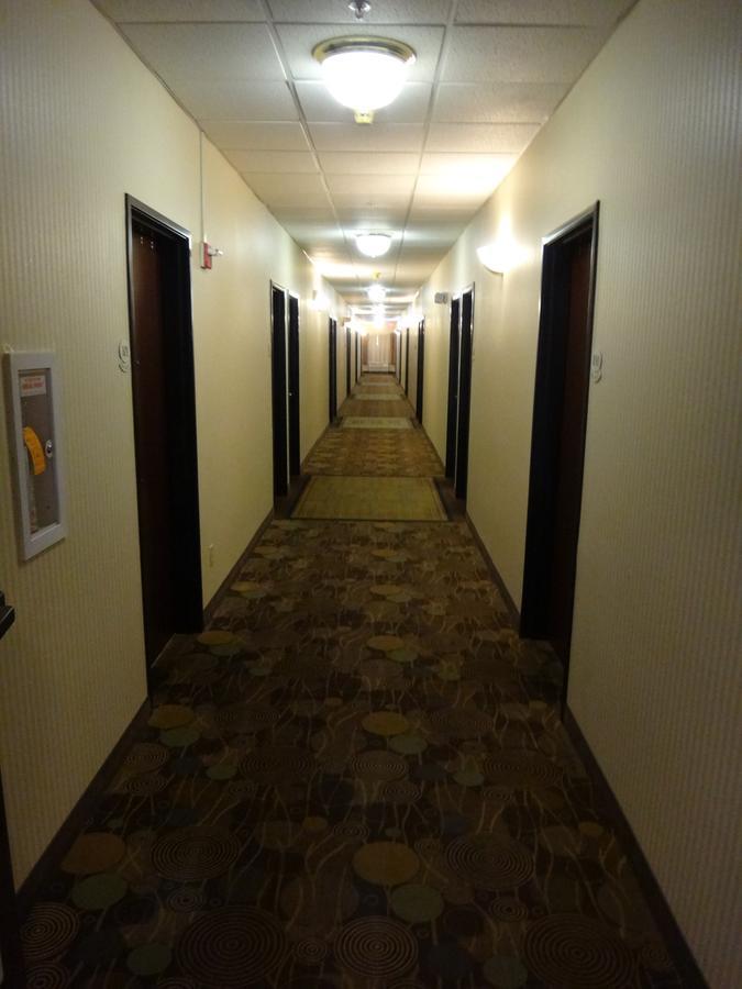 Windsor Inn & Suites Dodge City Bagian luar foto