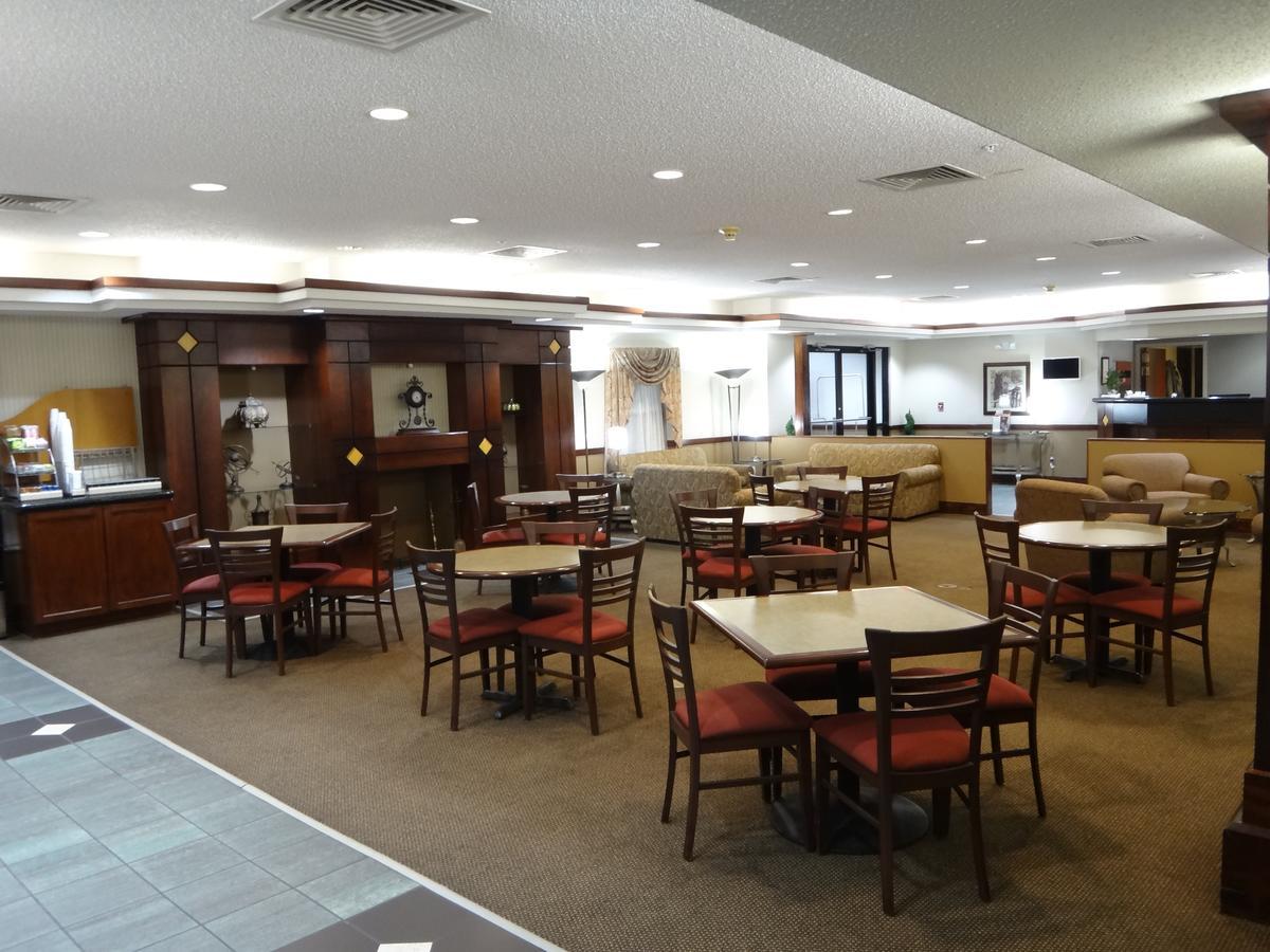 Windsor Inn & Suites Dodge City Bagian luar foto