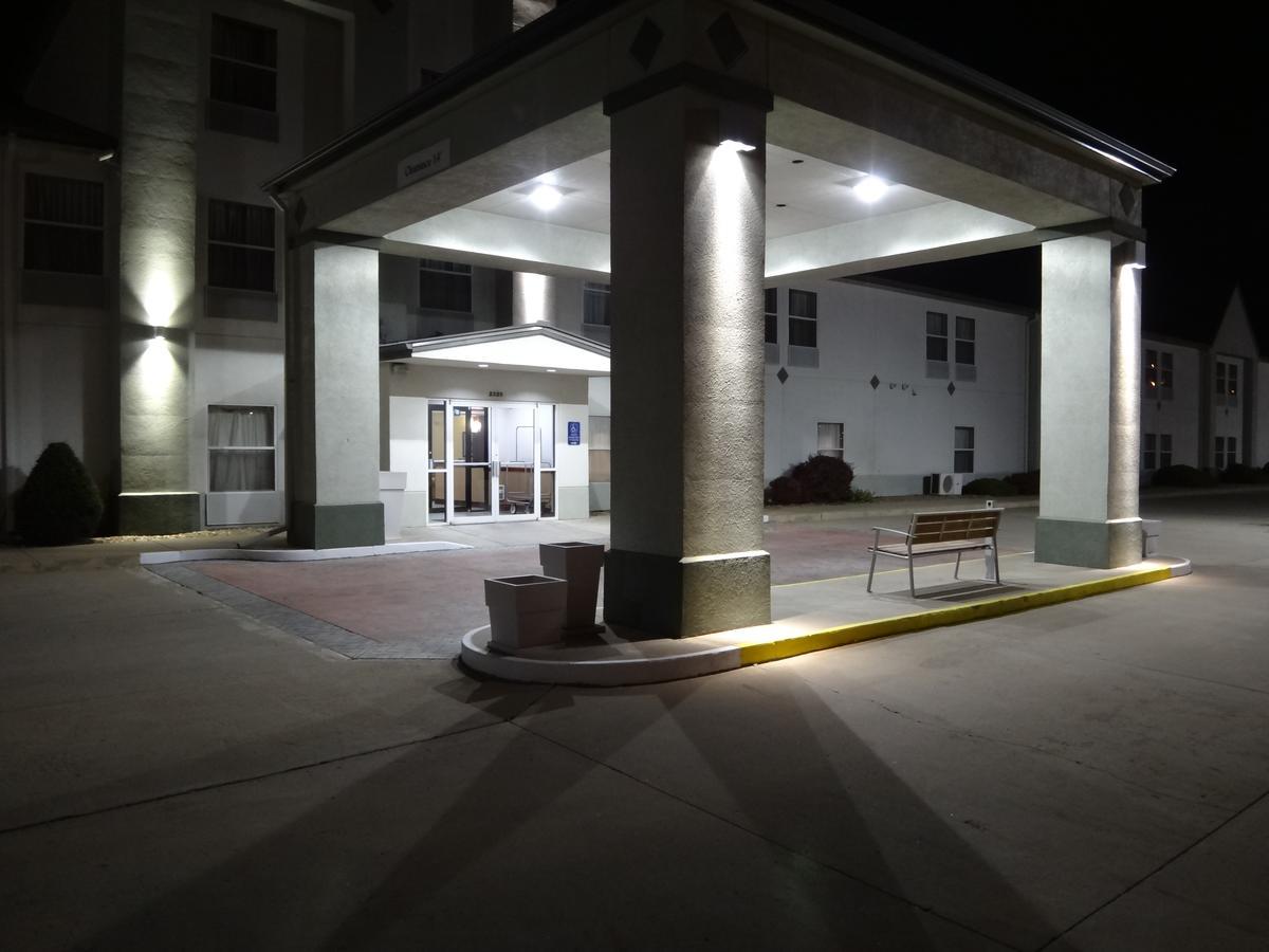 Windsor Inn & Suites Dodge City Bagian luar foto