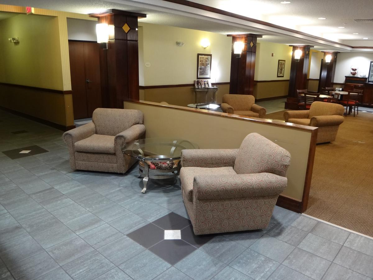 Windsor Inn & Suites Dodge City Bagian luar foto