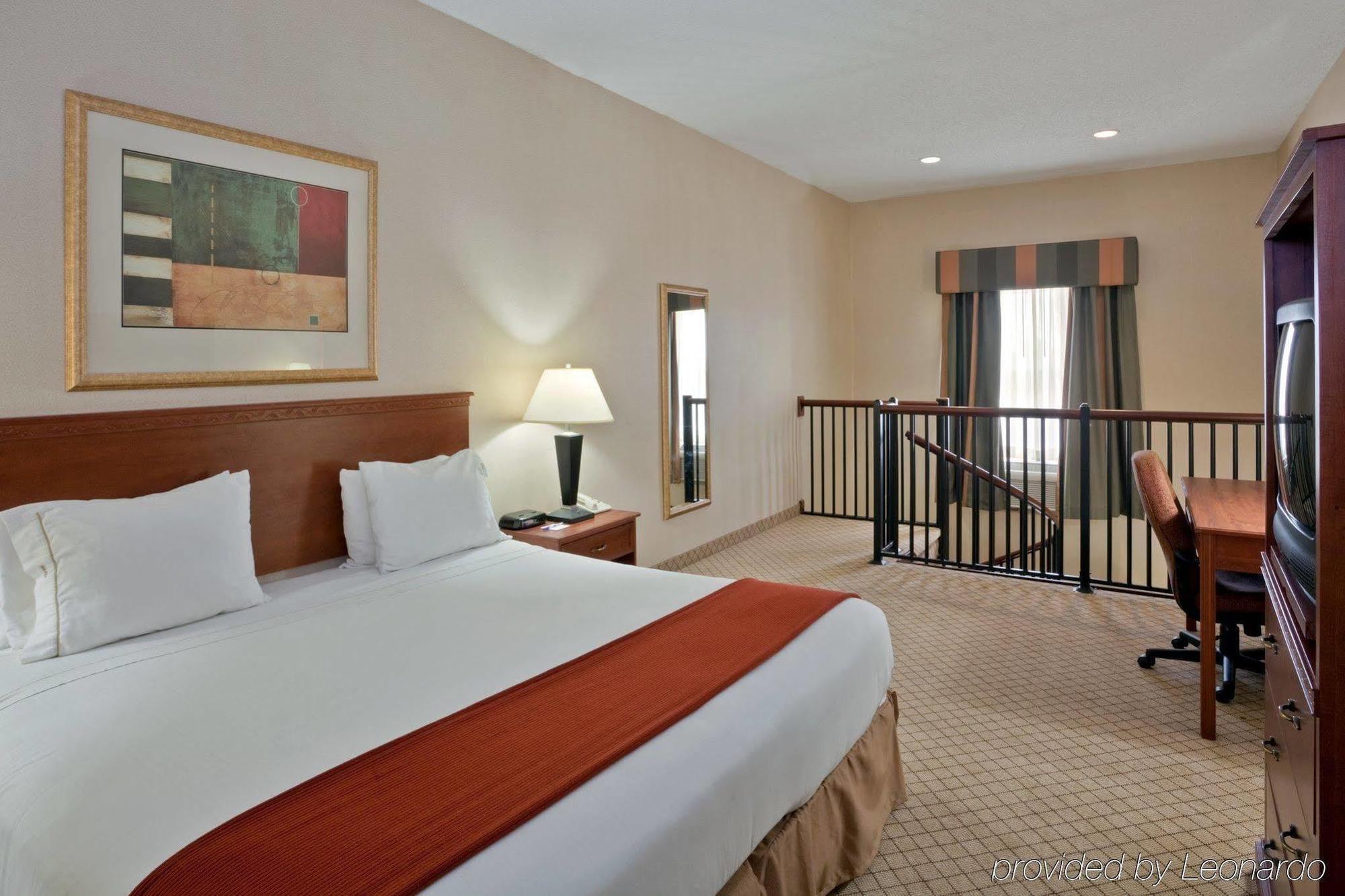 Windsor Inn & Suites Dodge City Bagian luar foto