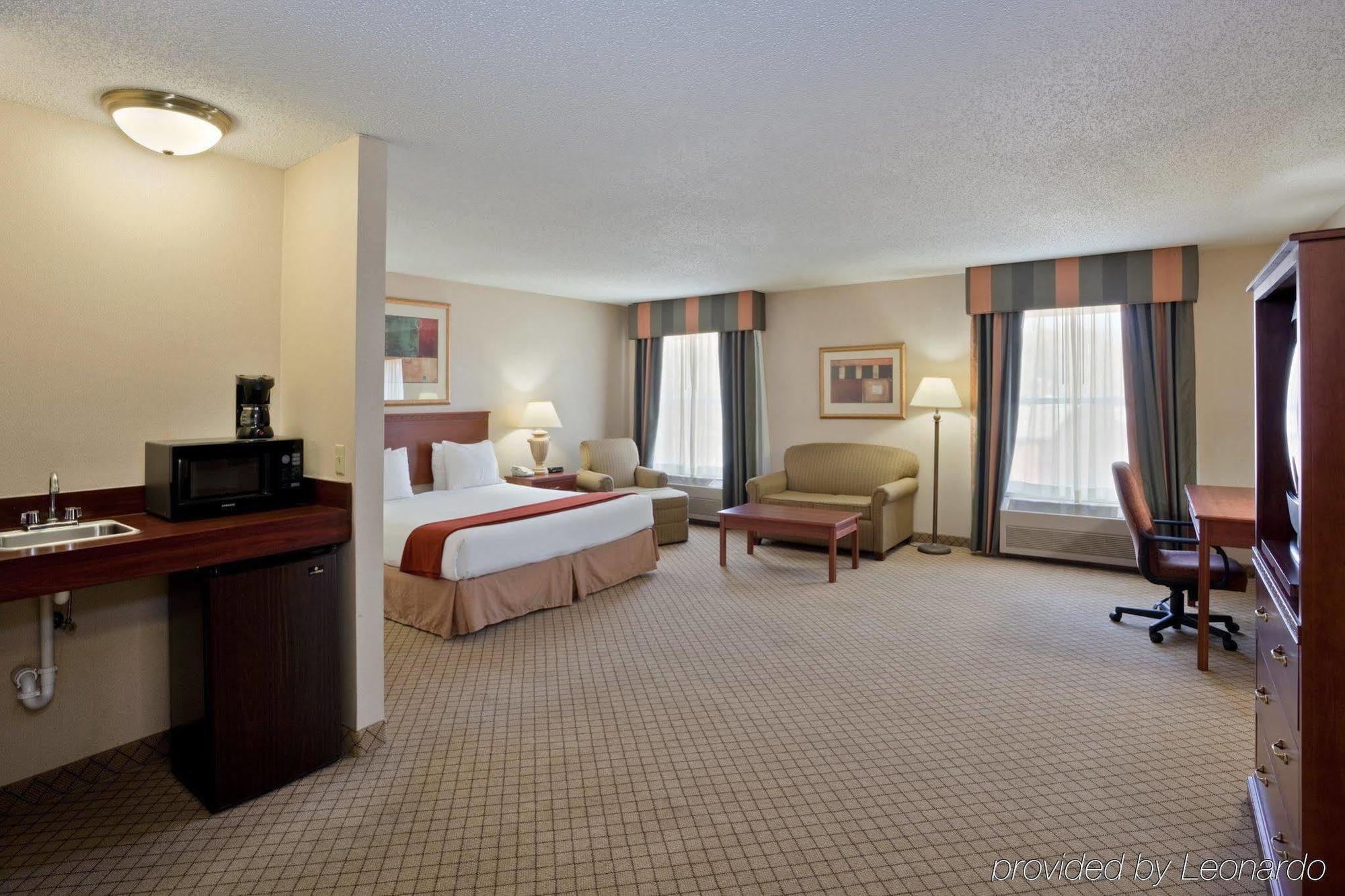 Windsor Inn & Suites Dodge City Bagian luar foto