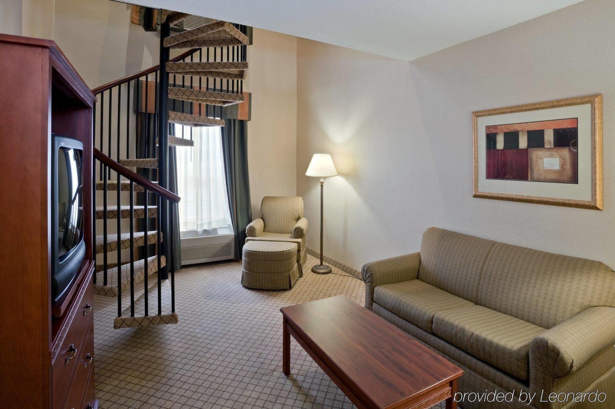 Windsor Inn & Suites Dodge City Bagian luar foto