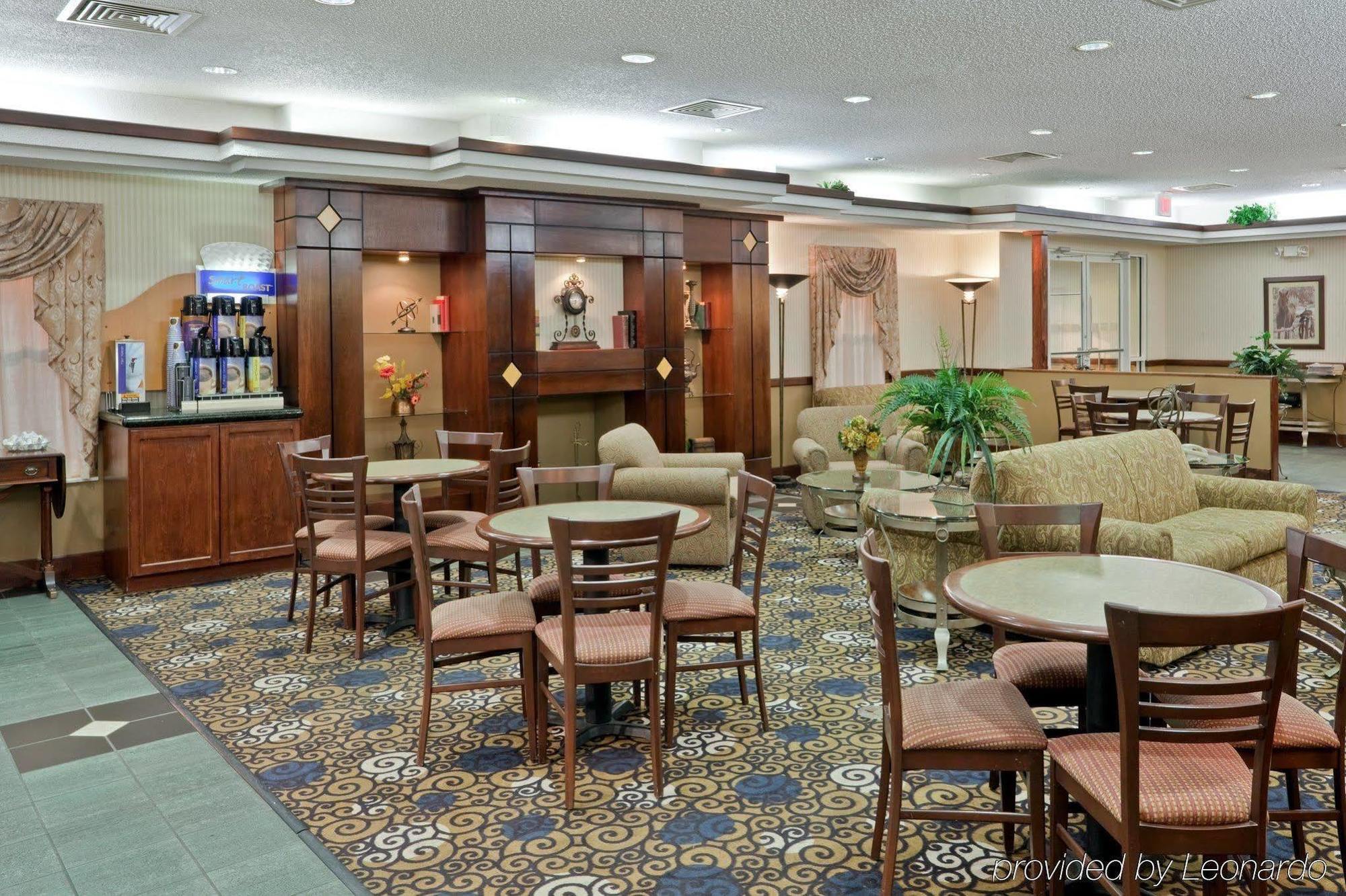 Windsor Inn & Suites Dodge City Bagian luar foto